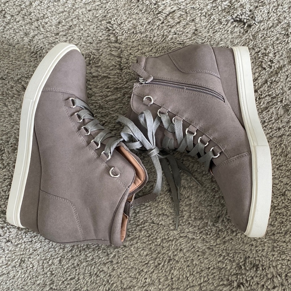 Women’s Size 7.5 Boots